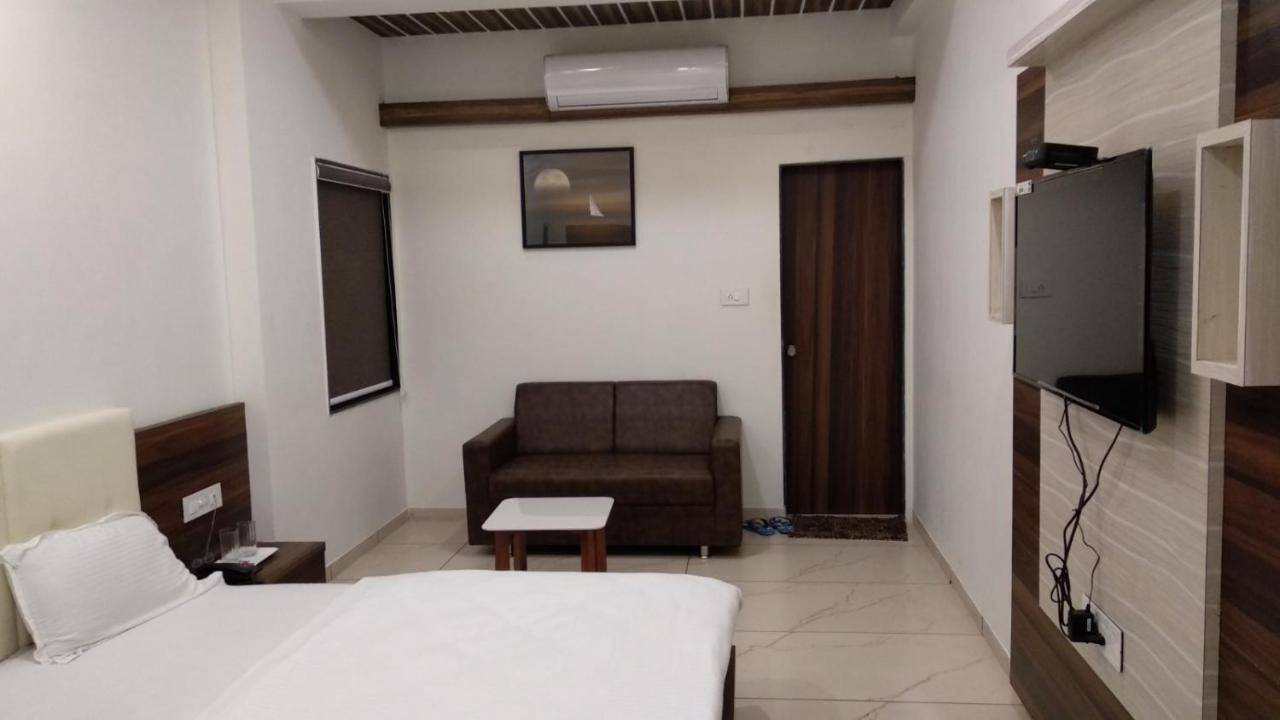 Hotel The Grand Shiva Gondal المظهر الخارجي الصورة